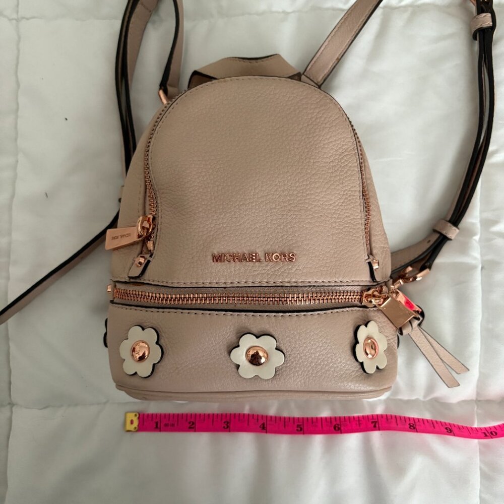 Michael Kors Mini Rhea Daisy Small Floral Appliqué Leather Backpack Pink/Cream - Picture 6 of 14